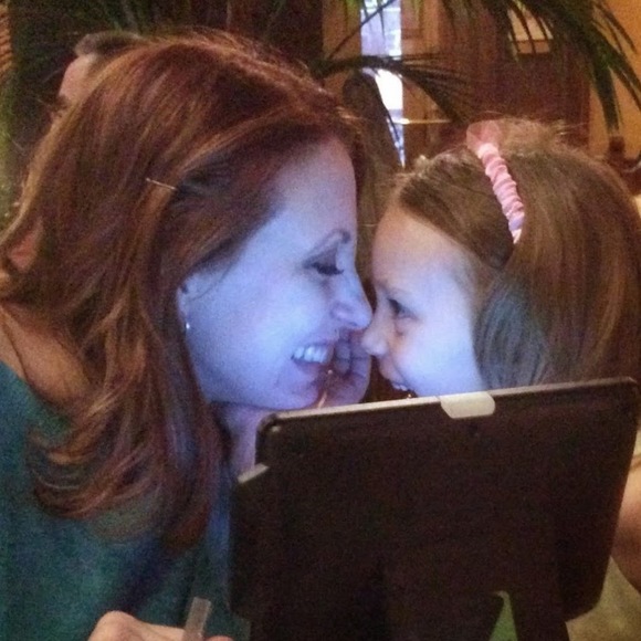 Meet your Posher, Alexia - Picture 1 of 1